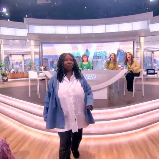 Whoopi Goldberg’s Departure from ‘The View’ Amidst Miranda Lambert Controversy: A Candid Farewell – ‘I’m Leaving Y’all